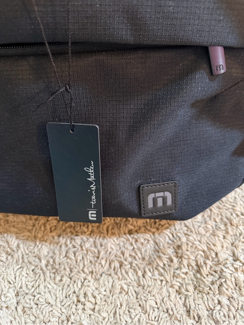 TravisMathew TMB200 Lateral Duffel Bag - Black - New with Tags - Picture 2 of 14